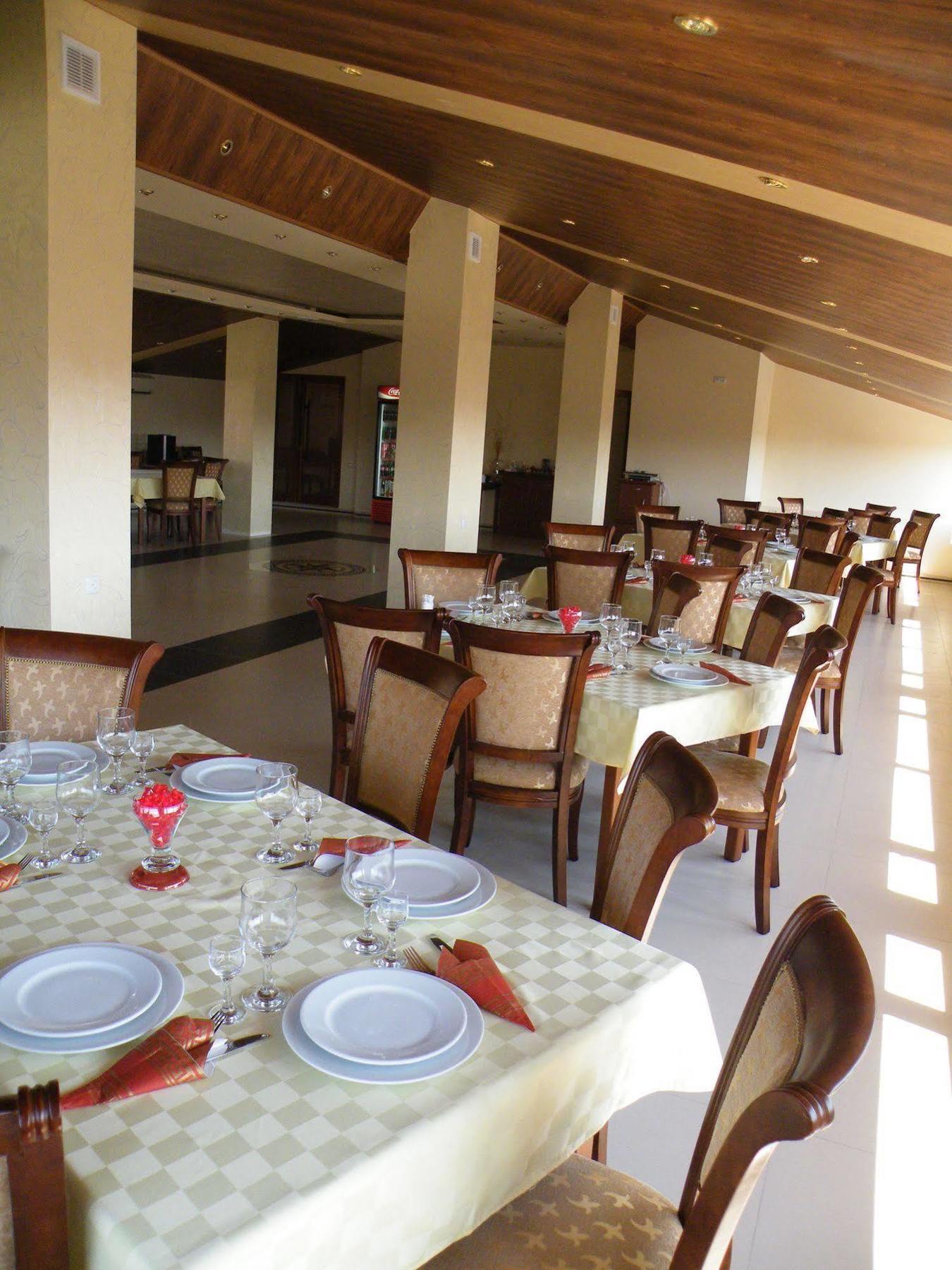 Capital Hotel Erywań Restauracja zdjęcie